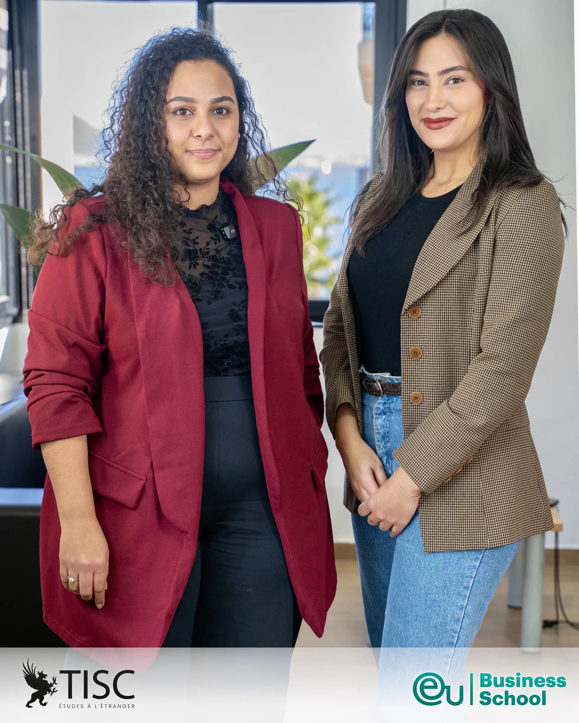 Deux membres de l’équipe TISC, logos TISC et EU Business School